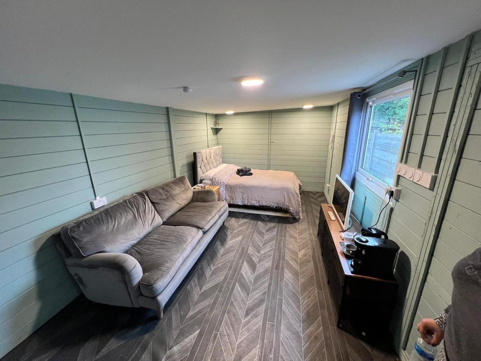 Cozy Cabin Independent Ensuite Guildford Buitenkant foto